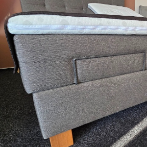 Postel SPIRIT PRESIDENT ADAPTIX – detail šedě čalo
